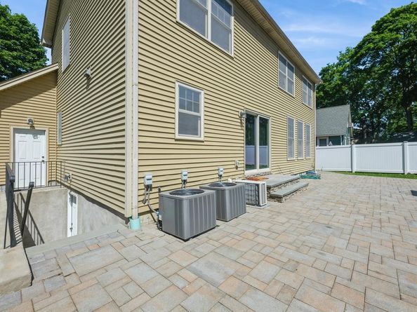 413 Robyn Place, East Meadow NY 11554