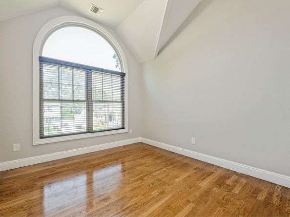 413 Robyn Place, East Meadow NY 11554