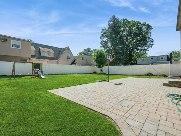 413 Robyn Place, East Meadow NY 11554