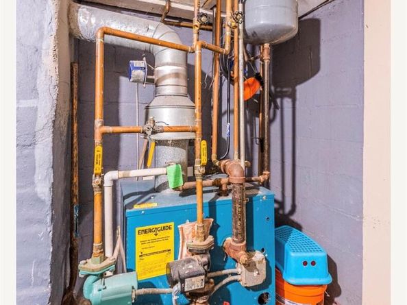 5883 57th Road, Maspeth NY 11378