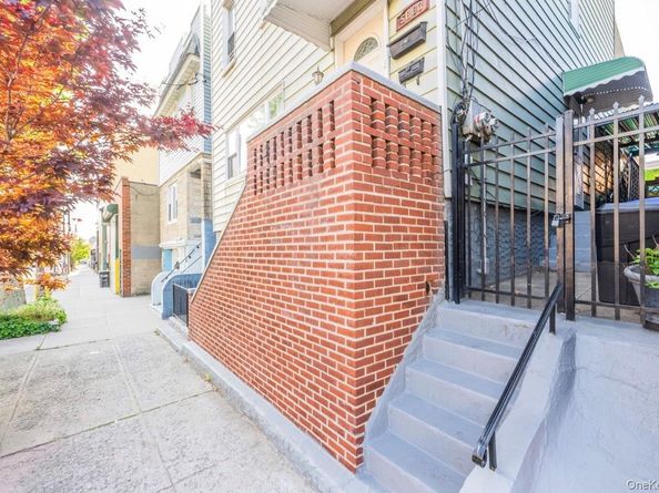 5883 57th Road, Maspeth NY 11378