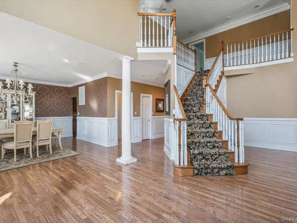 22 Turnberry Court, Dix Hills NY 11746