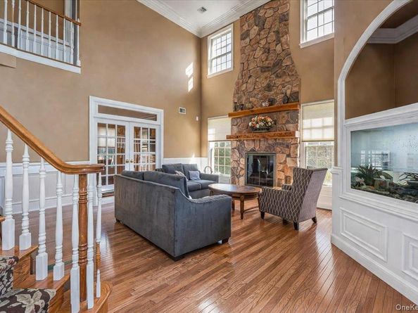 22 Turnberry Court, Dix Hills NY 11746