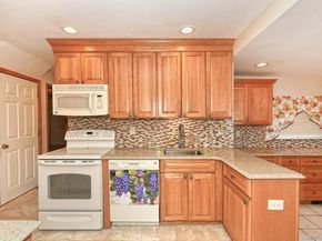 120 E Zoranne Drive, Farmingdale NY 11735