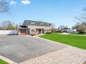 21 Burwood Lane, Coram NY 11727