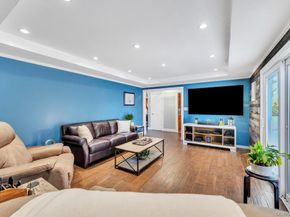 21 Burwood Lane, Coram NY 11727