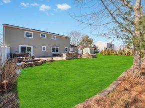 21 Burwood Lane, Coram NY 11727