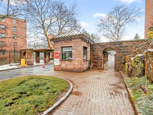 98 Pearsall Drive 1A, Mount Vernon NY 10552