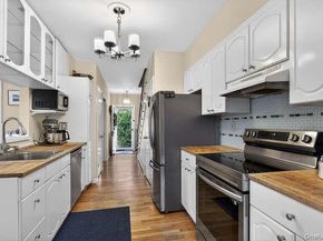 66 Cocks Lane, Locust Valley NY 11560