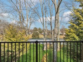 87 Northgate Circle, Melville NY 11747