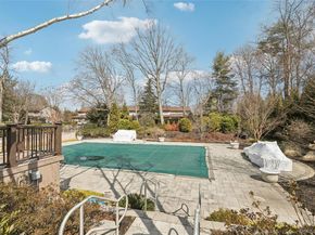87 Northgate Circle, Melville NY 11747