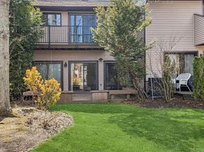 87 Northgate Circle, Melville NY 11747