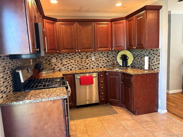 23 Kime Avenue, North Babylon NY 11703