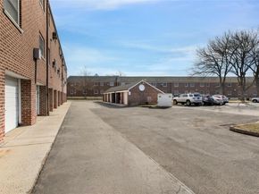 255-14 61st Ave 14, Little Neck NY 11362