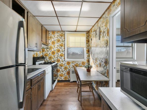 255-14 61st Ave 14, Little Neck NY 11362