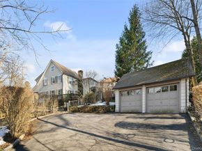 2 Oakwood Place, Scarsdale NY 10583