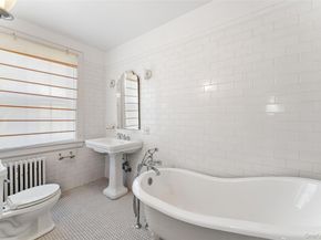 2 Oakwood Place, Scarsdale NY 10583