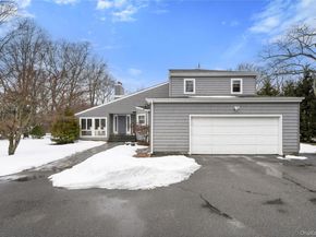 4 Monte Lane, Center Moriches NY 11934