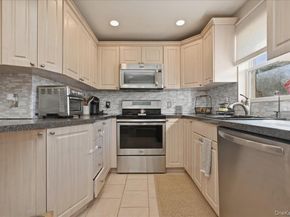 17 Hawthorne Street, Massapequa NY 11758