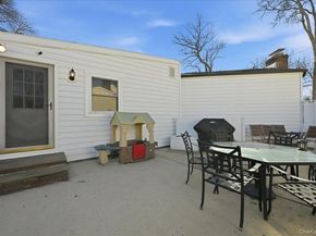 17 Hawthorne Street, Massapequa NY 11758