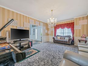 10 Ashley Loop, Northport NY 11768