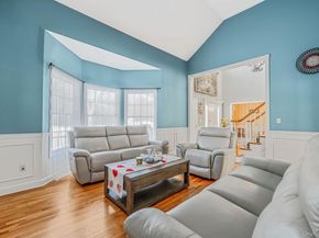 10 Ashley Loop, Northport NY 11768