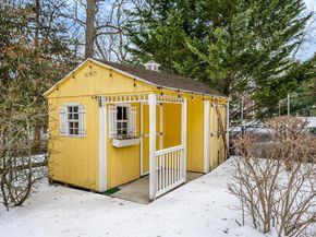 10 Ashley Loop, Northport NY 11768