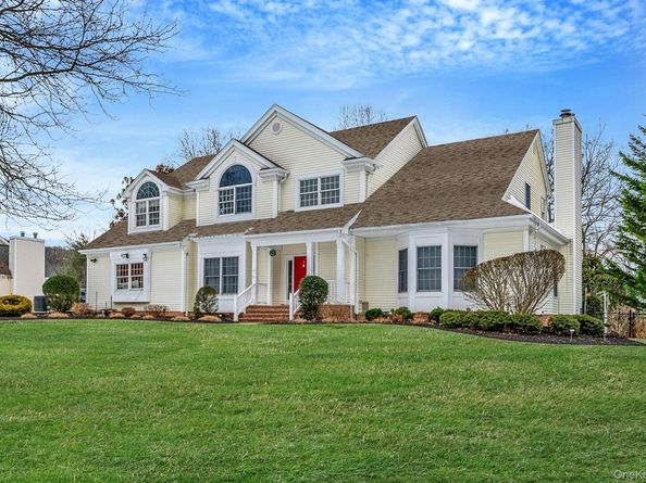 10 Ashley Loop, Northport NY 11768