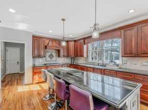 10 Ashley Loop, Northport NY 11768