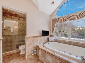 10 Ashley Loop, Northport NY 11768