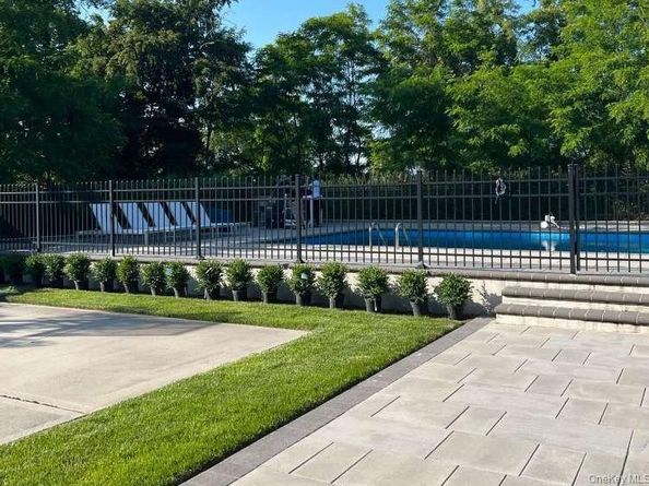 4 Ivy Street, Cedarhurst NY 11516
