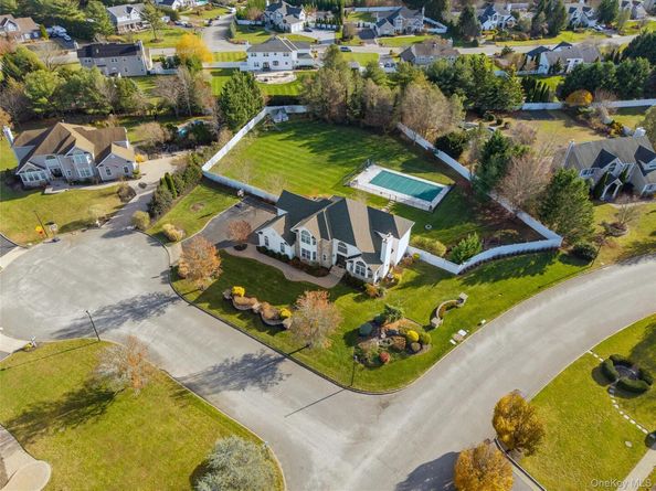 2 Holly Court, Miller Place NY 11764