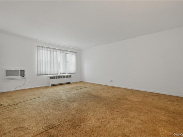 15-64 212th Street 252, Bayside NY 11360