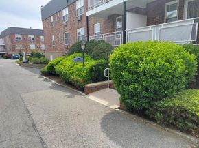 30 Daley Place 136, Lynbrook NY 11563