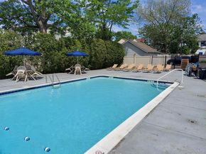 30 Daley Place 136, Lynbrook NY 11563