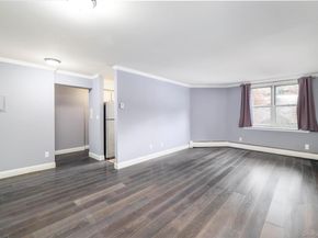 30 Daley Place 136, Lynbrook NY 11563