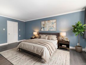 30 Daley Place 136, Lynbrook NY 11563