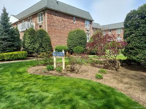 30 Daley Place 136, Lynbrook NY 11563