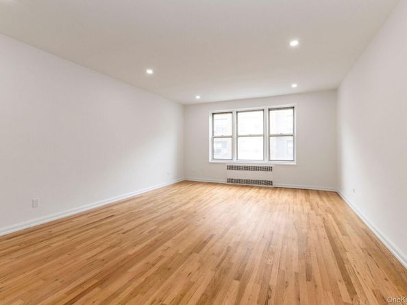 79-10 34th Avenue 4U, Jackson Heights NY 11372