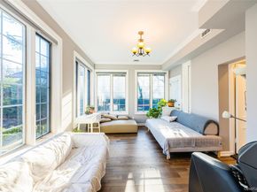 18 Robin Way, Great Neck NY 11021