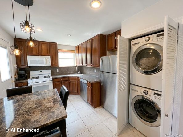 26067 75th Avenue G22, Glen Oaks NY 11004