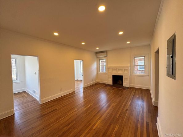 578 E 3rd Street, Mount Vernon NY 10553
