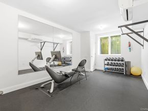 11 Mayflower Road, Scarsdale NY 10583
