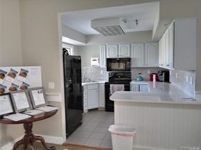 1661- 539 Old Country 539, Riverhead NY 11901