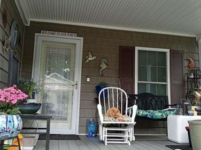1661- 539 Old Country 539, Riverhead NY 11901