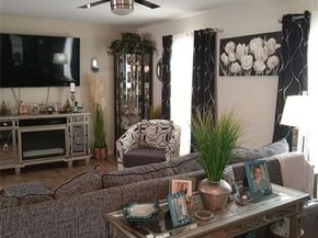 1661- 539 Old Country 539, Riverhead NY 11901