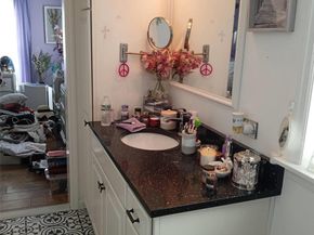 1661- 539 Old Country 539, Riverhead NY 11901