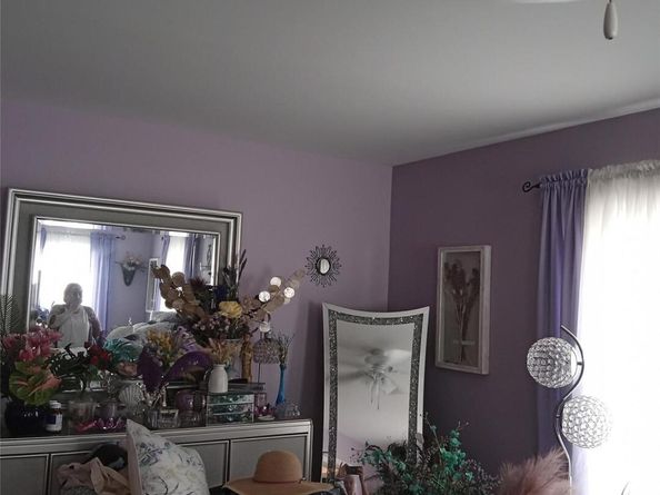 1661- 539 Old Country 539, Riverhead NY 11901