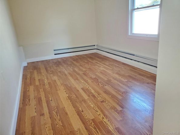 31 W Marine Avenue, Lindenhurst NY 11757