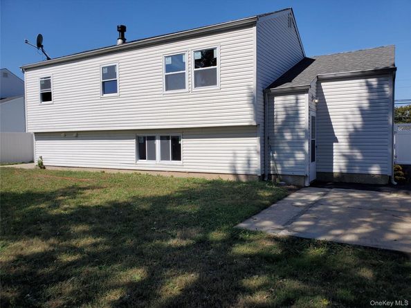 31 W Marine Avenue, Lindenhurst NY 11757